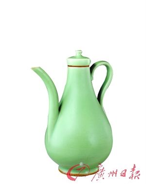 元龙泉窑青釉梨形带盖壶 元龙泉窑青釉梨形带盖壶