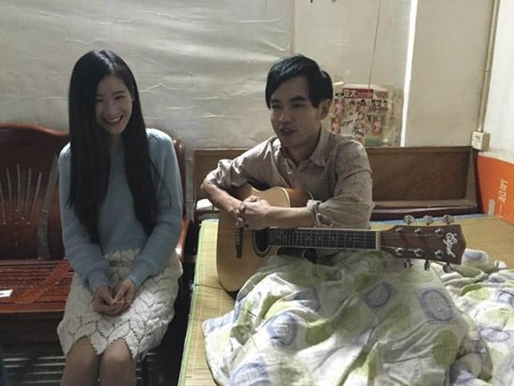 两人在不到三天的时间迅速坠入爱河 两人在不到三天的时间迅速坠入爱河