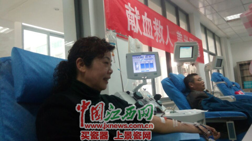 江西献血明星60岁生日“退役”2 江西献血明星60岁生日“退役”2