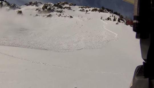 美国男子登山遇雪崩被埋3 美国男子登山遇雪崩被埋3