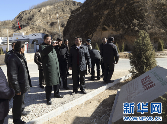 习近平回梁家河村看望父老乡亲3 习近平回梁家河村看望父老乡亲3