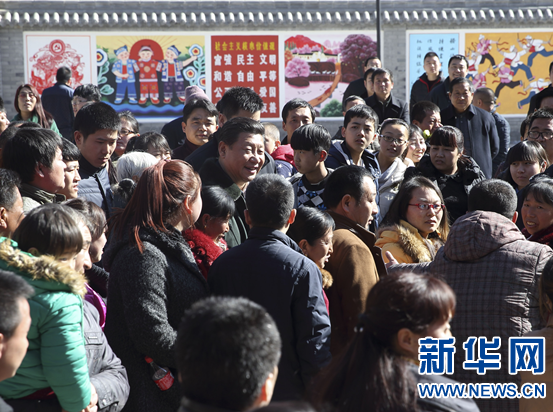 习近平回梁家河村看望父老乡亲6 习近平回梁家河村看望父老乡亲6