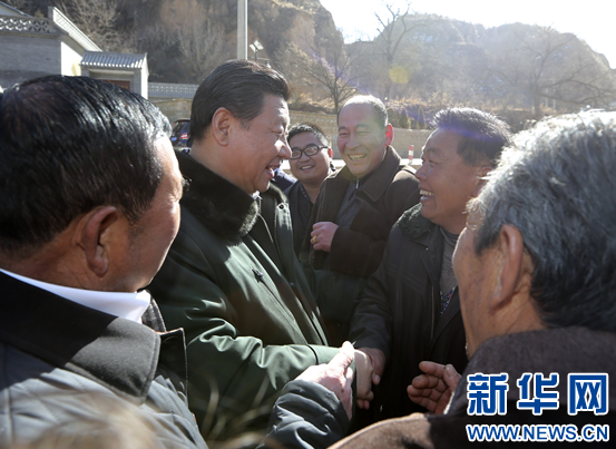 习近平回梁家河村看望父老乡亲10 习近平回梁家河村看望父老乡亲10