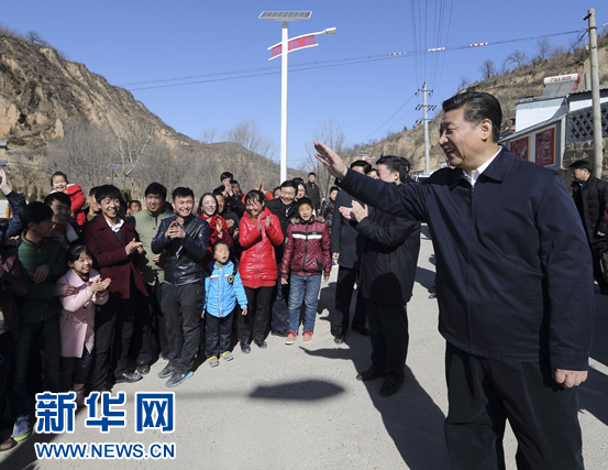 习近平回梁家河村看望父老乡亲12 习近平回梁家河村看望父老乡亲12