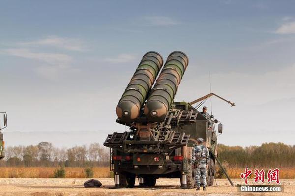 我国空军装备的红旗9远程防空导弹。