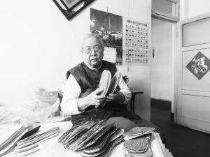 石家庄八旬老太自制百双鞋垫 寄给西藏边防战士1 石家庄八旬老太自制百双鞋垫 寄给西藏边防战士1