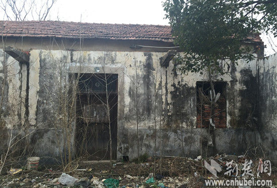 湖北24岁女孩被锁5年4 湖北24岁女孩被锁5年4