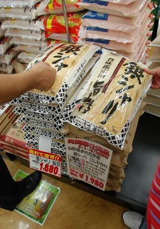 中国游客掀日本大米抢购潮：花1500元买5公斤2