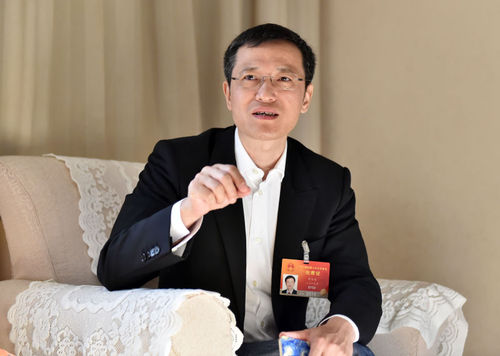 陈静瑜代表:破除尘肺病鉴定治疗垄断 视作普通医学概念诊断 陈静瑜代表:破除尘肺病鉴定治疗垄断 视作普通医学概念诊断