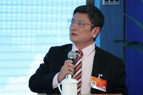 全国人大代表、贵州大学校长做客中国青年网“两会大家谈”中国青年网记者李延兵 摄