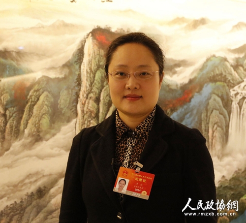 全国人大代表、共青团安徽省委书记李红。刘洪侠 摄_副本1