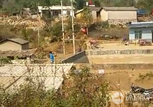 事发位置是中缅交界位置的云南省临沧市耿马县孟定镇河外大水桑树。