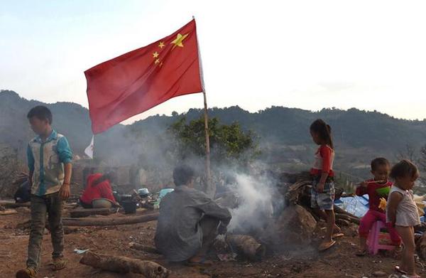 中缅边境线上的难民营。