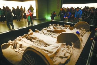 越来越多的人爱上博物馆本报记者 卢 旭 摄 越来越多的人爱上博物馆本报记者 卢 旭 摄