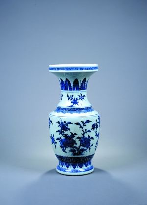 清雍正 青花三多盘口瓶 清雍正 青花三多盘口瓶