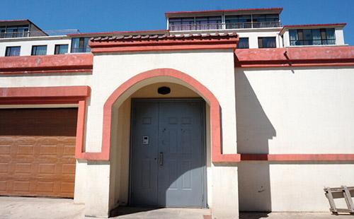 赵黎平的住处之一，位于呼和浩特市西郊大青山脚下。（《环球人物》记者姜琨 郑心仪摄）