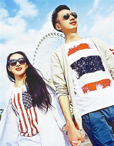 小两口的“另类”结婚照 供图 网络 小两口的“另类”结婚照 供图 网络