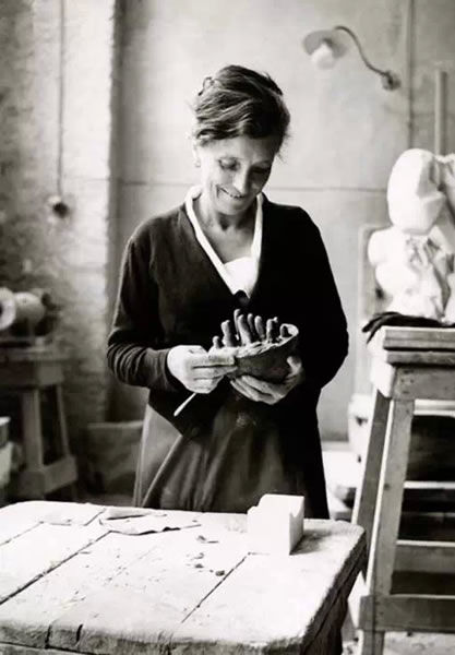 那些改变艺术界却又身世坎坷的女性大腕们