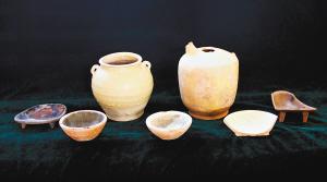 唐墓出土的部分文物 图片由省文物局提供 唐墓出土的部分文物 图片由省文物局提供