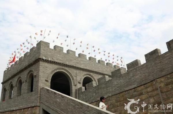 江西南昌山寨版“长城” 江西南昌山寨版“长城”