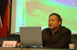 揭“双面贪官”的虚伪人生:“节俭装穷”“谈廉作秀”