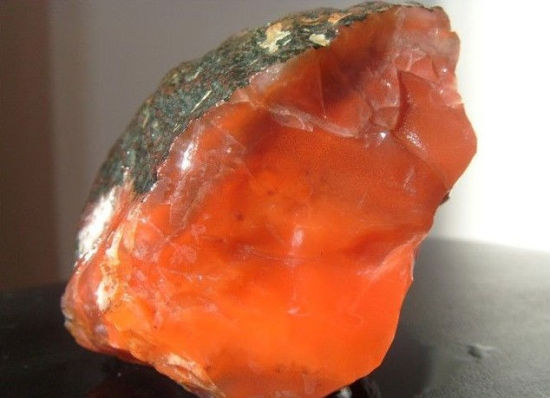 南红玛瑙原石 网络资料图 南红玛瑙原石 网络资料图