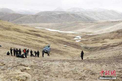 图为击毙持枪逃犯现场。中新社 张志刚 摄