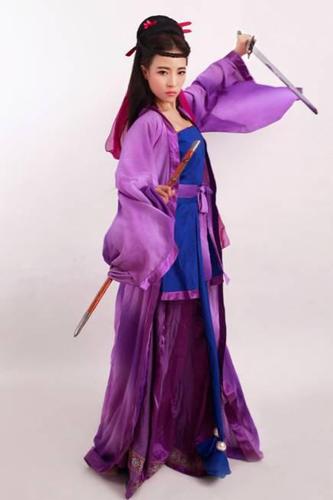 图7：80后辣妈cos周芷若照片