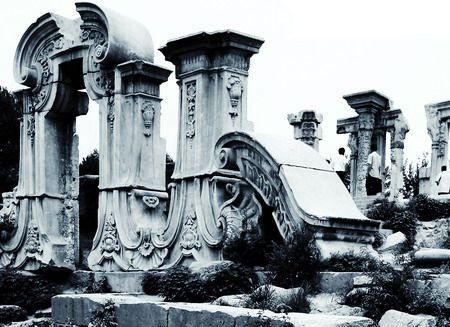 圆明园遭遇“四劫”方成废墟(网络图) 圆明园遭遇“四劫”方成废墟(网络图)