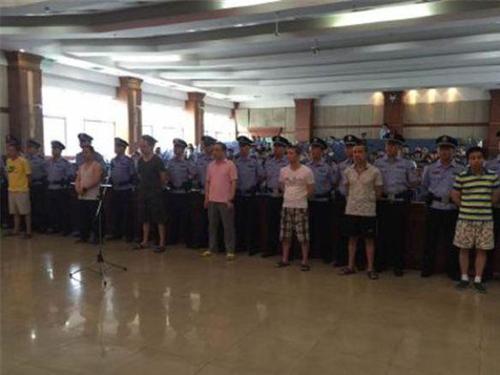 法庭现场 法庭现场