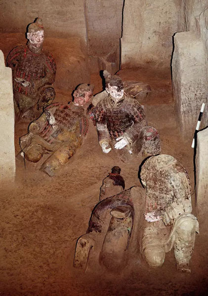 秦俑二号坑出土的彩俑 秦俑二号坑出土的彩俑