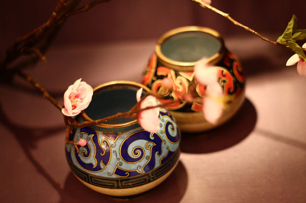 林徽因设计夔龙纹对罐(资料图) 林徽因设计夔龙纹对罐(资料图)