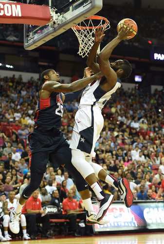 乔治追防封盖哈登