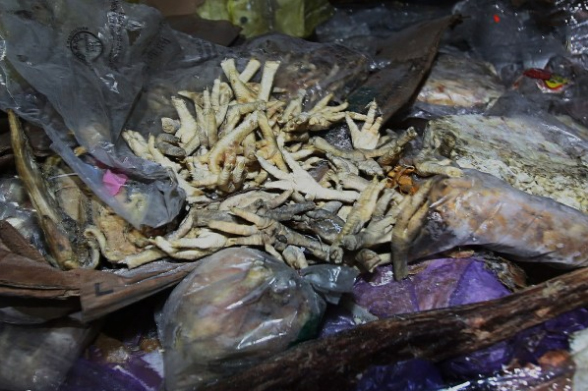 70后猪蹄等“僵尸肉”走私入境-泡椒凤爪成重灾区5