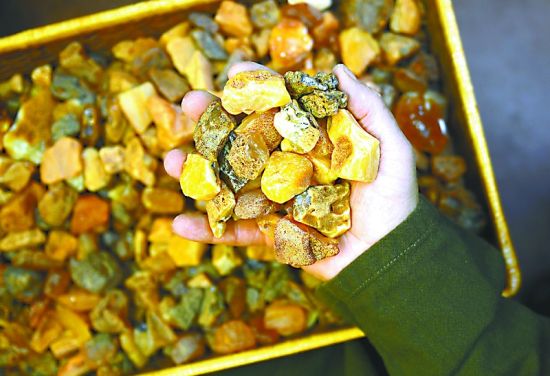 琥珀原石 琥珀原石