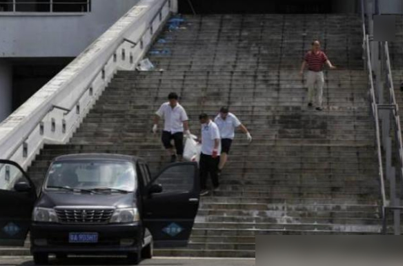 广州大学城女尸疑为失联女学生-尸体已高度腐烂4 广州大学城女尸疑为失联女学生-尸体已高度腐烂4
