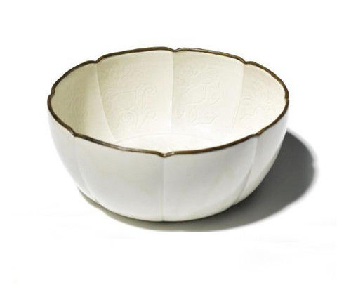 香港苏富比2014春拍 北宋定窑划花八棱大盌 成交价:1.16亿元 香港苏富比2014春拍 北宋定窑划花八棱大盌 成交价:1.16亿元