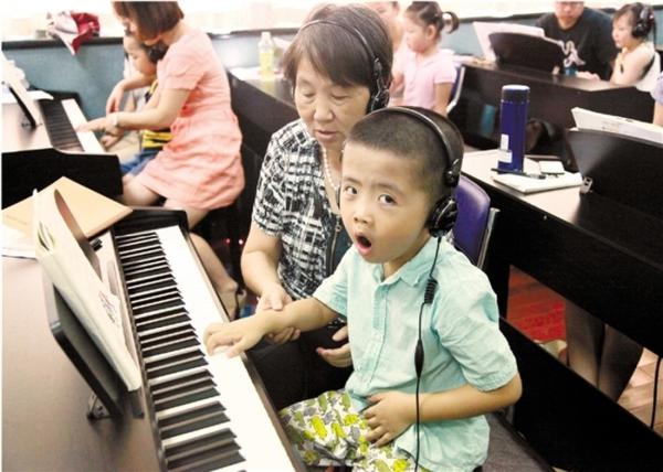 教育部严禁有偿补课 一经发现就惩罚学校和老师 教育部严禁有偿补课 一经发现就惩罚学校和老师