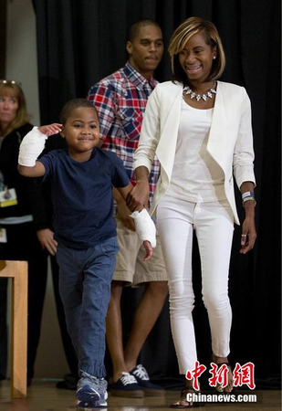 美国8岁男孩成功移植双手-为年龄最小案例3 美国8岁男孩成功移植双手-为年龄最小案例3