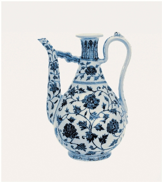 青花缠枝牡丹纹执壶 明永乐 青花缠枝牡丹纹执壶 明永乐