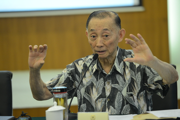 全国政协委员、京昆室副主任梅葆玖提出让京剧文化走出去