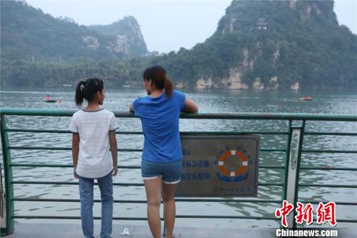 W020150813195236972155 W020150813195236972155