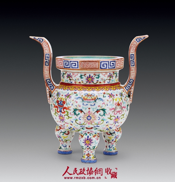 清嘉庆?粉彩八宝纹香炉_副本