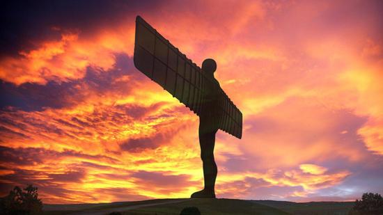 安东尼?葛姆雷，《北方的天使》（1994-8）图片： ? Antony Gormley and Gateshead Council.