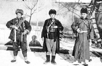 东北国民救国军首领高鹏振(中) 东北国民救国军首领高鹏振(中)