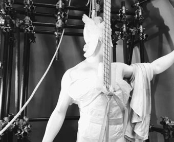 梵蒂冈博物馆内需要修缮的文物 梵蒂冈博物馆内需要修缮的文物