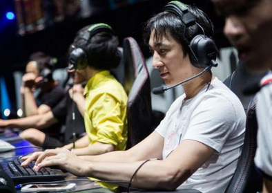 王思聪成立熊猫tv:挖角斗鱼 或将出任CEO(图) 王思聪成立熊猫tv:挖角斗鱼 或将出任CEO(图)