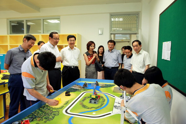 江苏省政协领导走访慰问特殊教育院校 江苏省政协领导走访慰问特殊教育院校