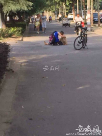 大学生扶老太被讹 大学生扶老太被讹