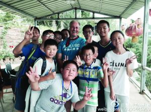 英国务大臣徒步走中国 每天10小时已走1200公里3 英国务大臣徒步走中国 每天10小时已走1200公里3